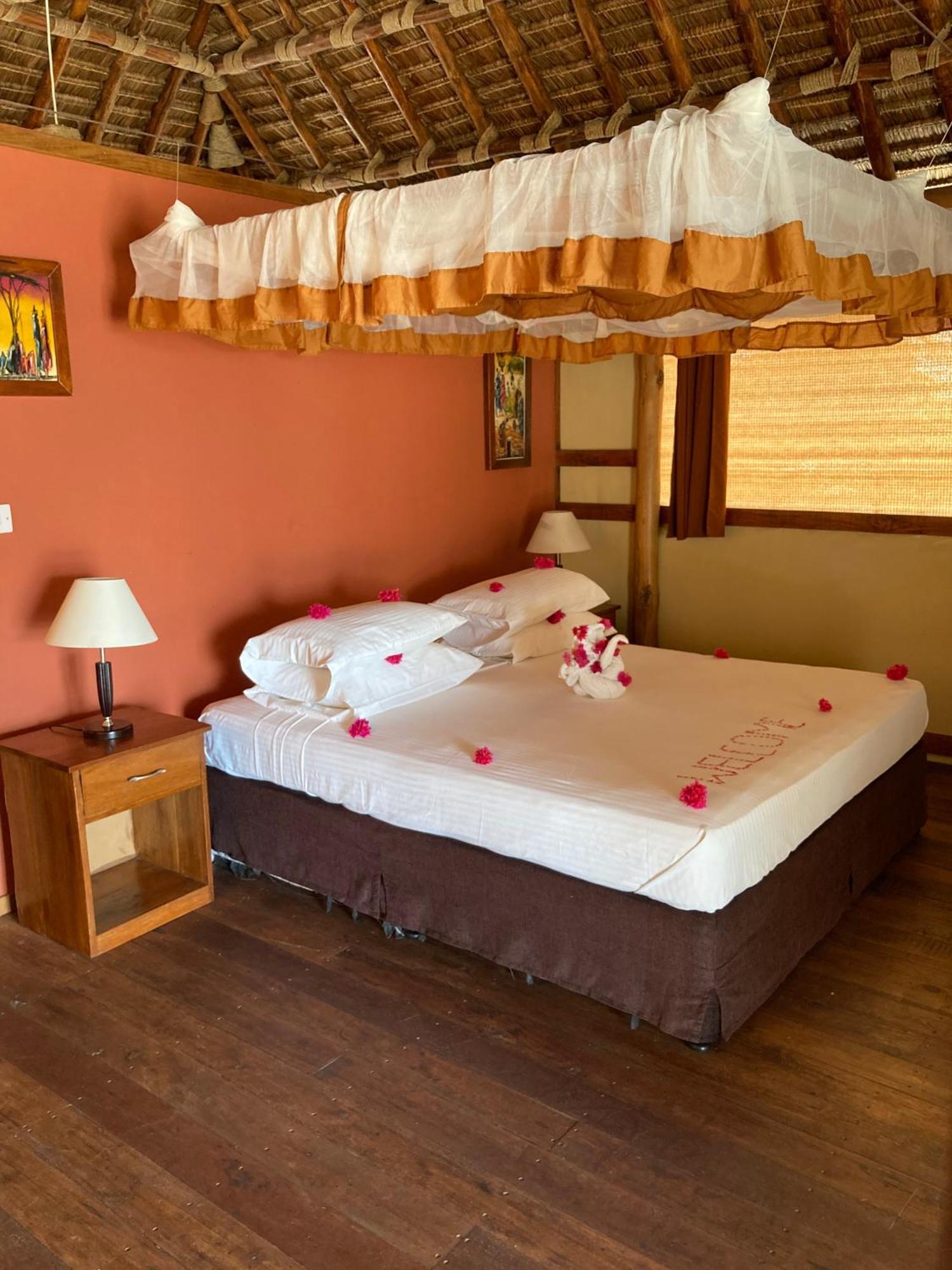 Barry'S Beach Resort Mkwaja Kültér fotó