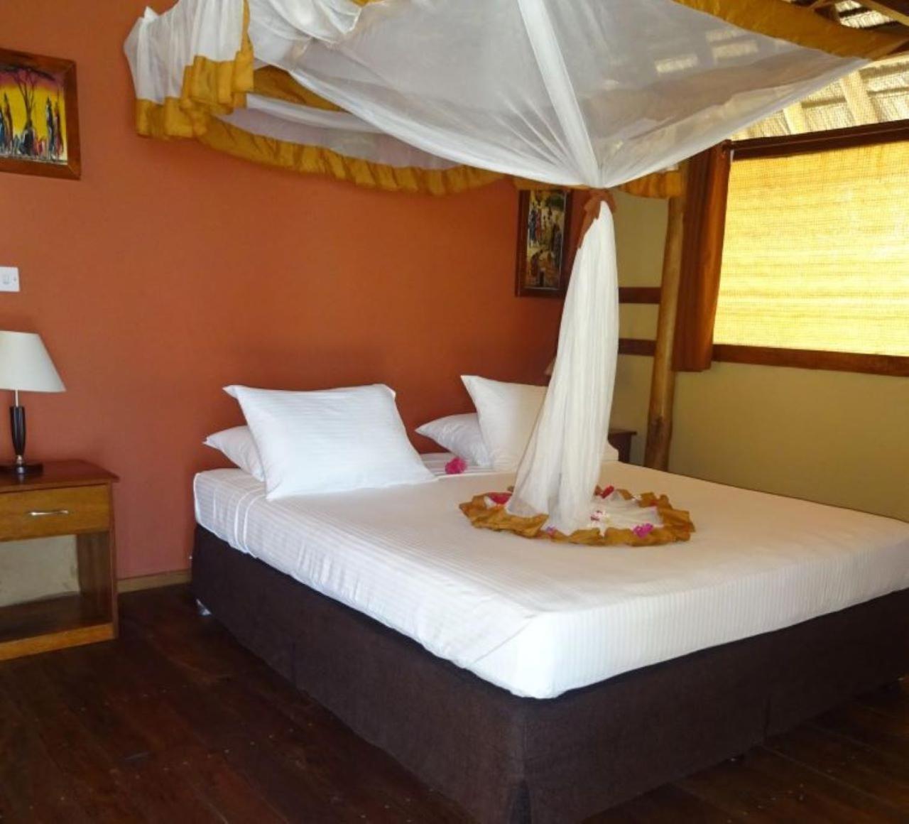 Barry'S Beach Resort Mkwaja Kültér fotó