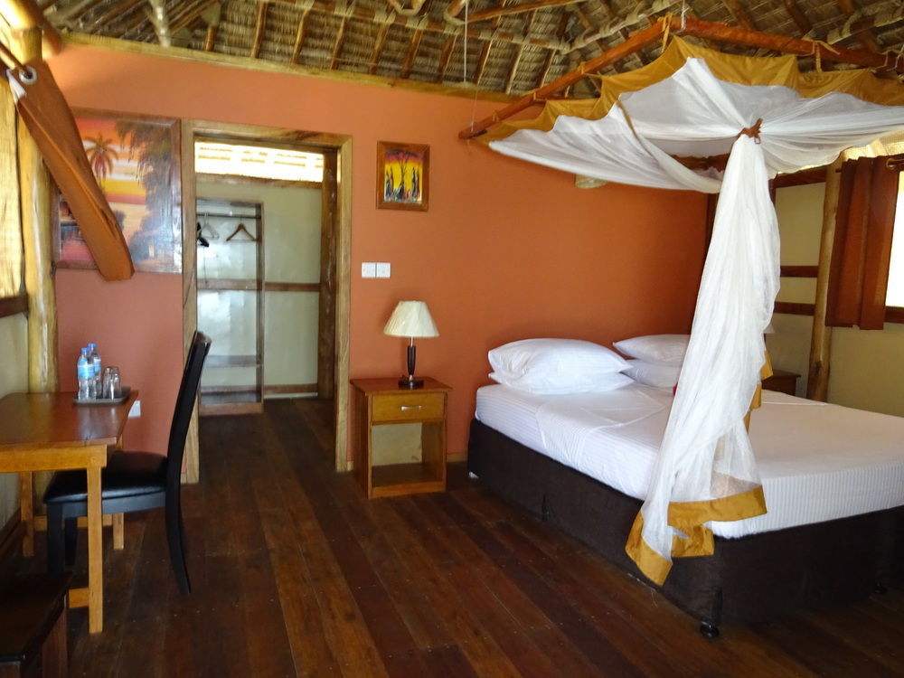 Barry'S Beach Resort Mkwaja Kültér fotó